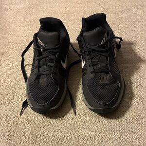 Boys Nike Basketball Shoes, Size 5.5, Ja 2.